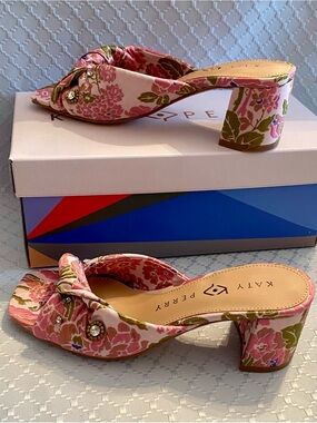 Katy Perry Collections Pink Floral Twist Heels with Rhinestones Size 5 Shoes
